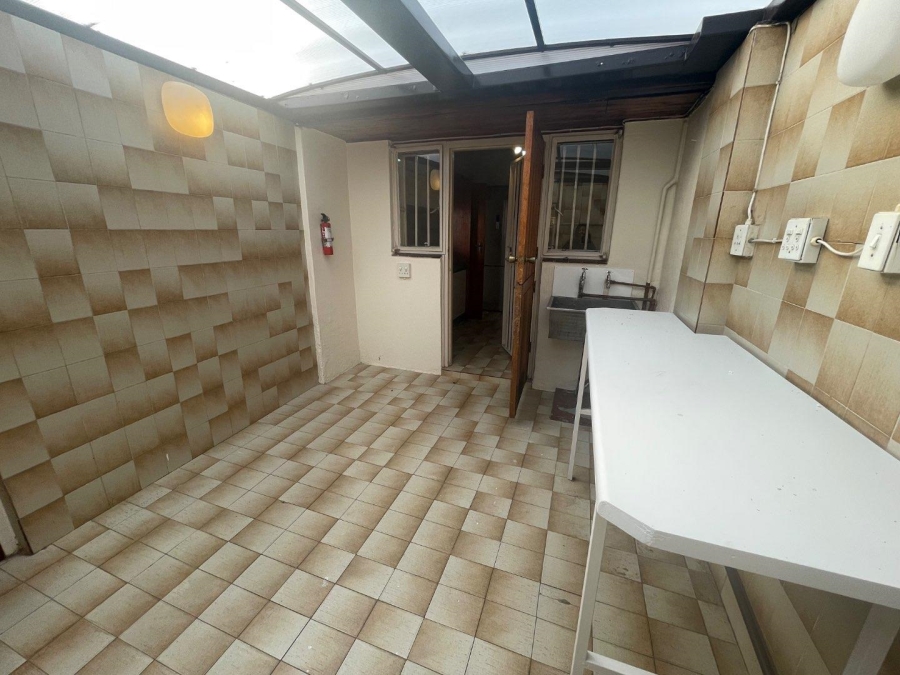 To Let 2 Bedroom Property for Rent in Hyde Park Gauteng