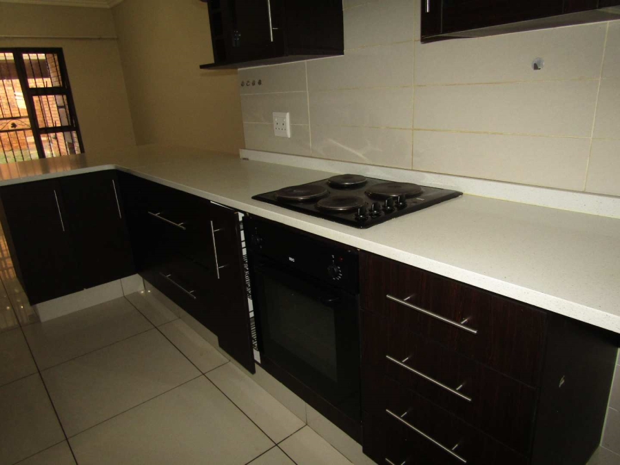 2 Bedroom Property for Sale in Ravenswood Gauteng