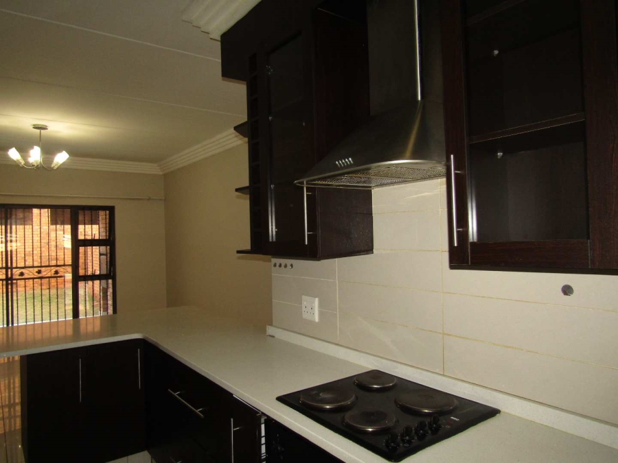 2 Bedroom Property for Sale in Ravenswood Gauteng