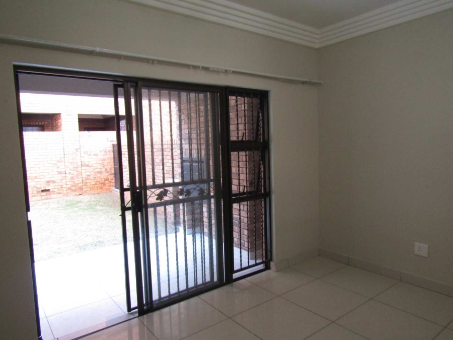 2 Bedroom Property for Sale in Ravenswood Gauteng