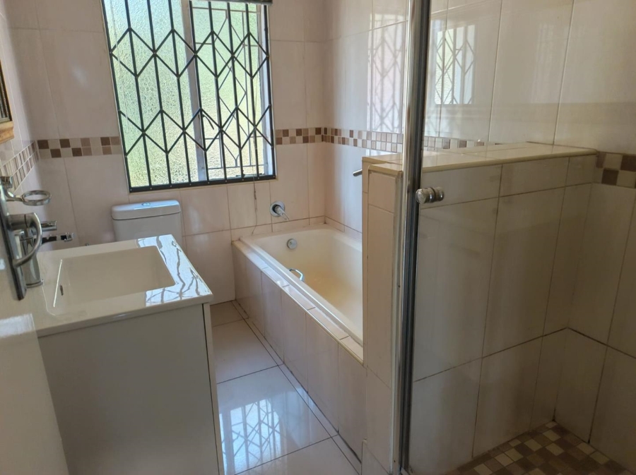 3 Bedroom Property for Sale in Brackendowns Gauteng