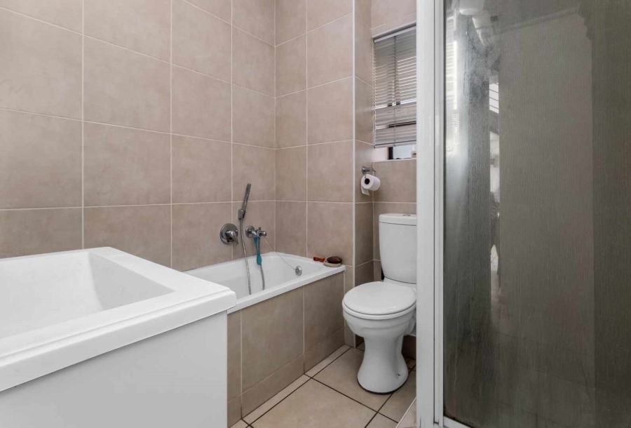 To Let 2 Bedroom Property for Rent in Fourways Gauteng