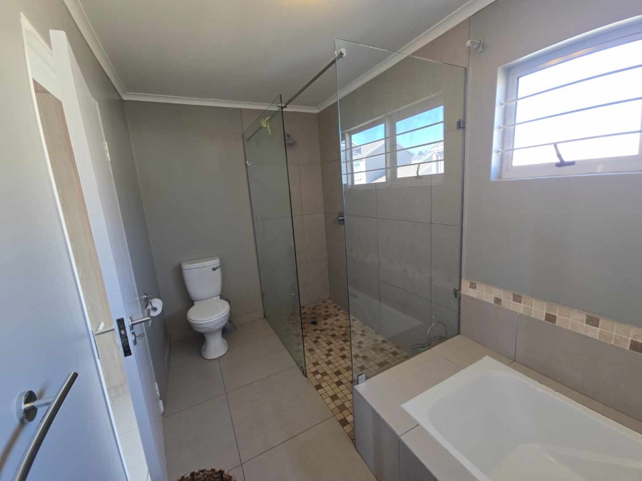 3 Bedroom Property for Sale in Blue Hills Gauteng