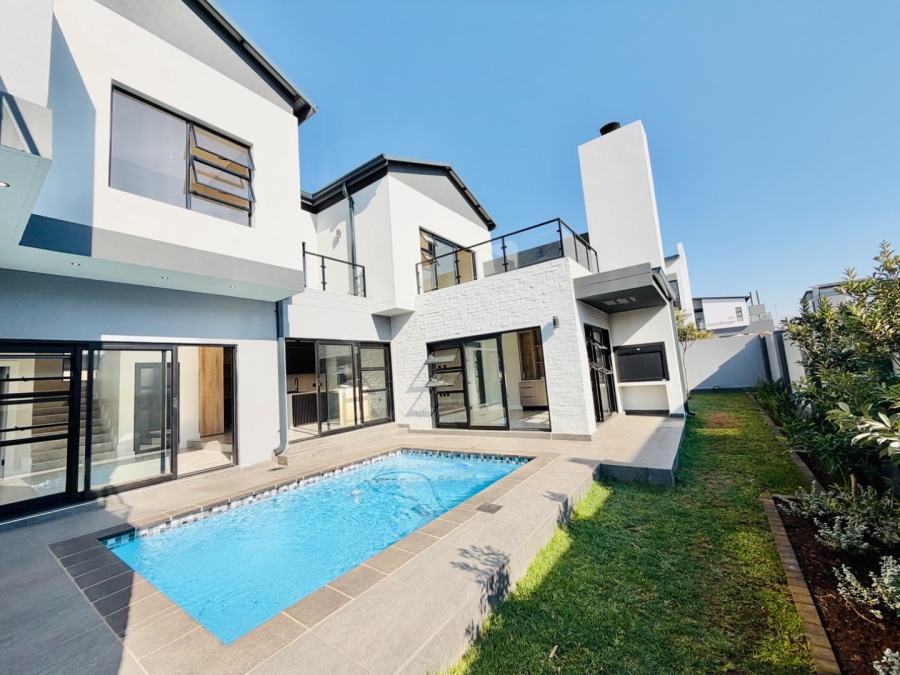 4 Bedroom Property for Sale in Fountainbrook Estate Gauteng