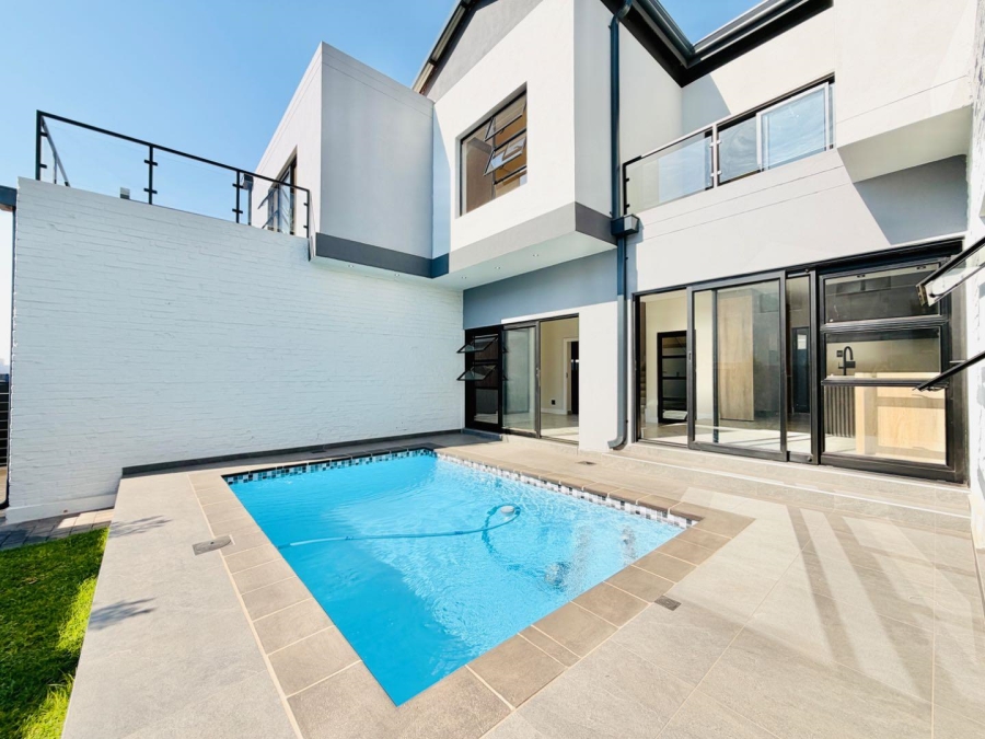4 Bedroom Property for Sale in Fountainbrook Estate Gauteng