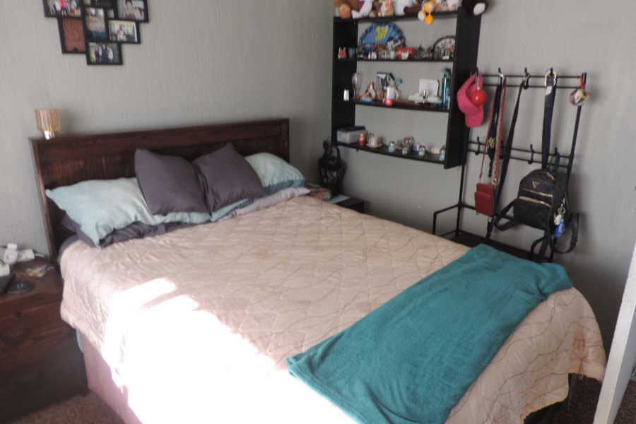 3 Bedroom Property for Sale in Brackendowns Gauteng