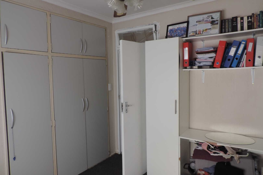 3 Bedroom Property for Sale in Brackendowns Gauteng