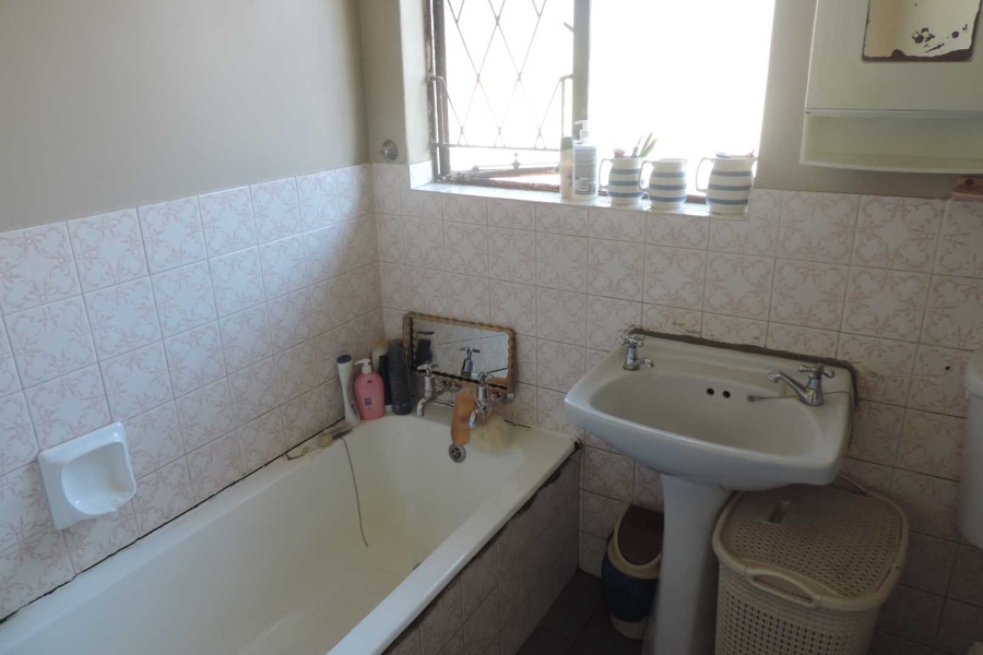 3 Bedroom Property for Sale in Brackendowns Gauteng
