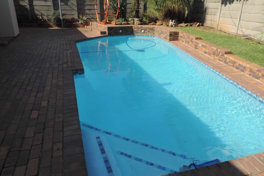 3 Bedroom Property for Sale in Brackendowns Gauteng