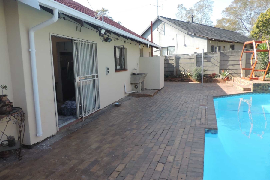 3 Bedroom Property for Sale in Brackendowns Gauteng