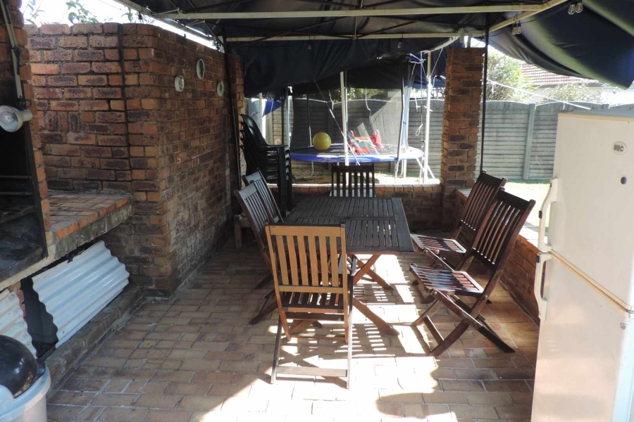 3 Bedroom Property for Sale in Brackendowns Gauteng