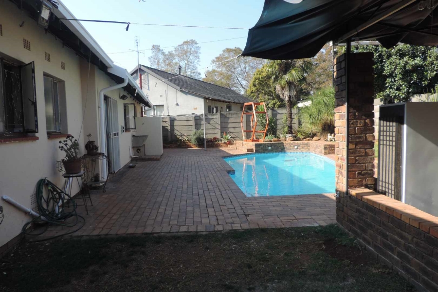 3 Bedroom Property for Sale in Brackendowns Gauteng