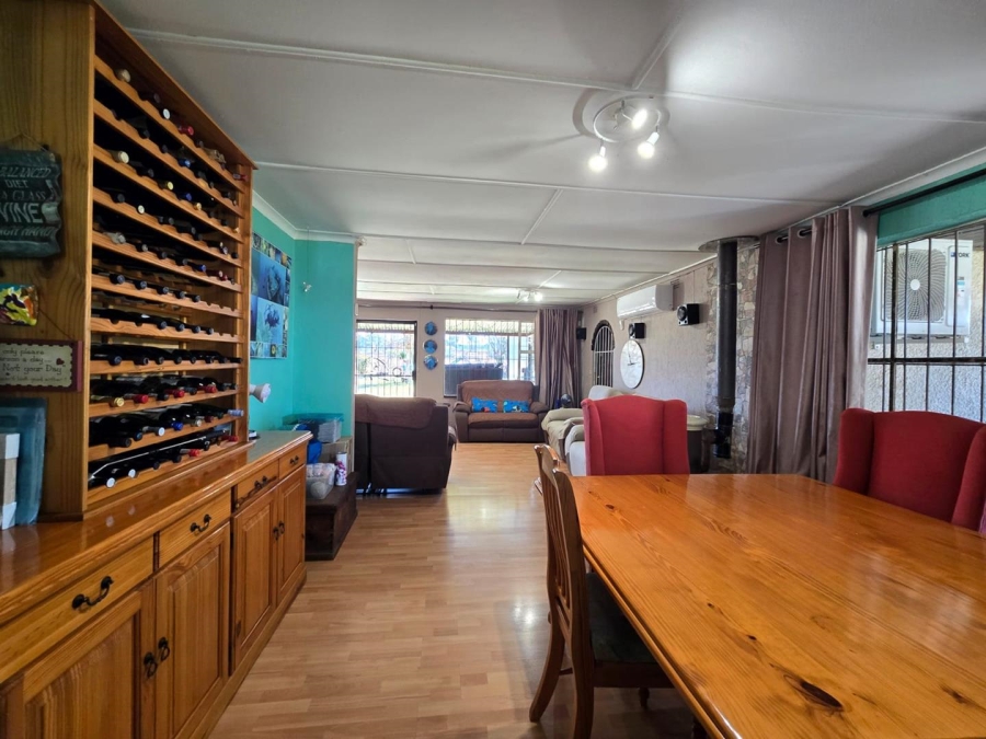 7 Bedroom Property for Sale in Homestead Apple Orchards Gauteng
