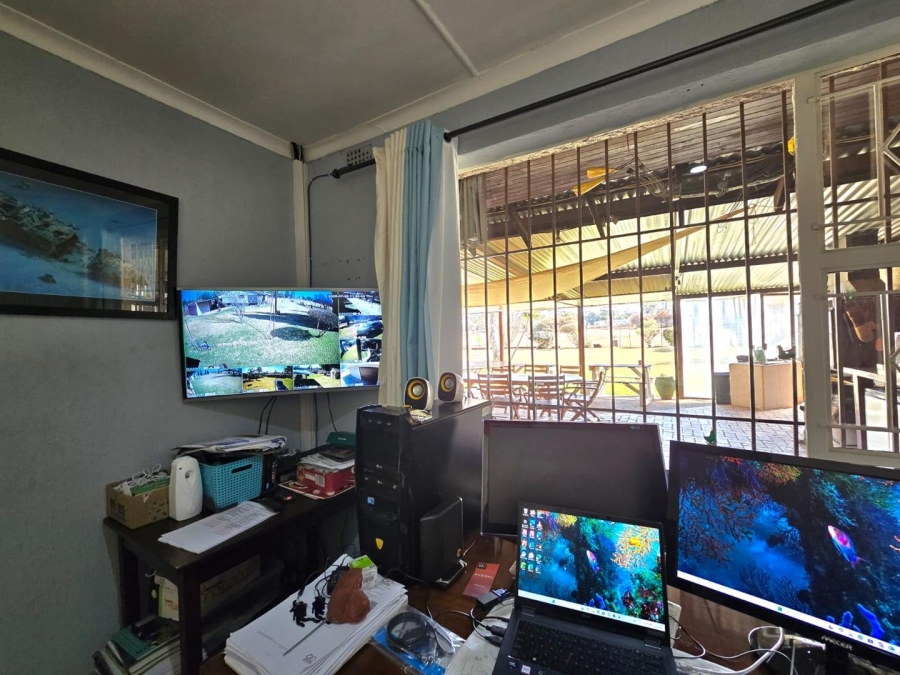7 Bedroom Property for Sale in Homestead Apple Orchards Gauteng