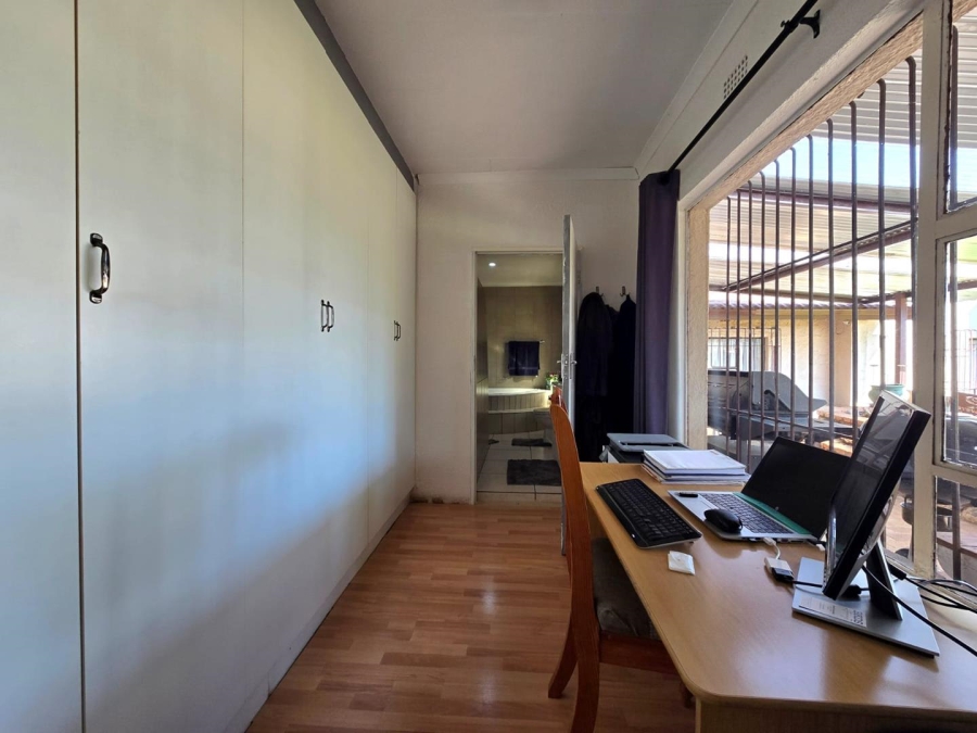7 Bedroom Property for Sale in Homestead Apple Orchards Gauteng