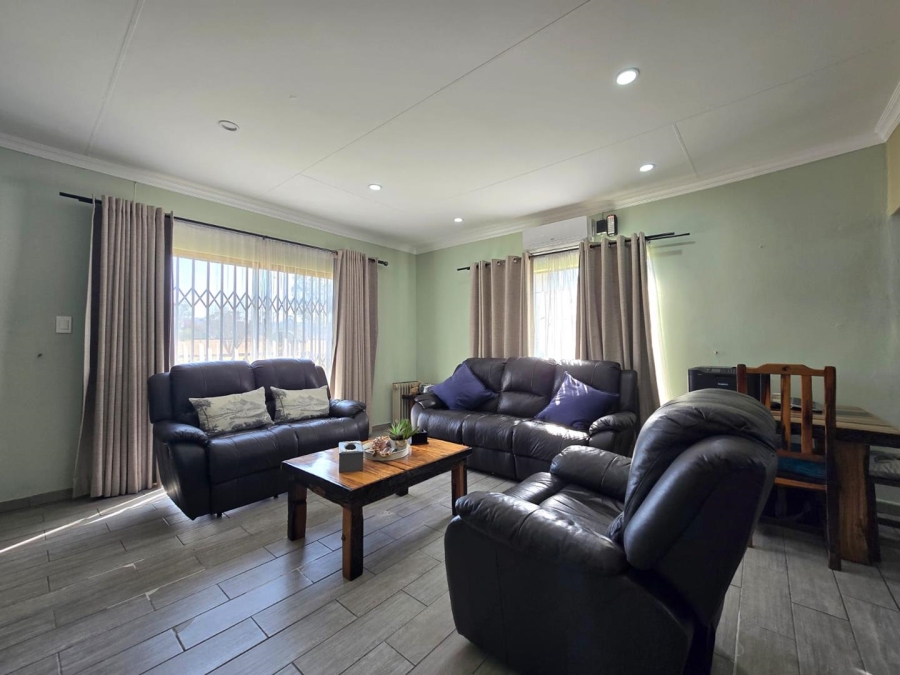7 Bedroom Property for Sale in Homestead Apple Orchards Gauteng