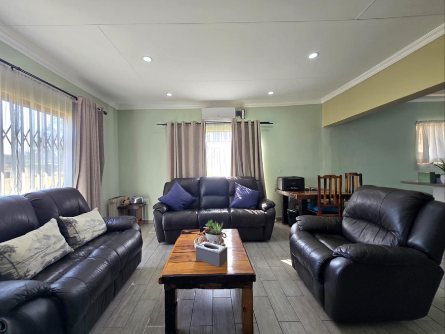 7 Bedroom Property for Sale in Homestead Apple Orchards Gauteng