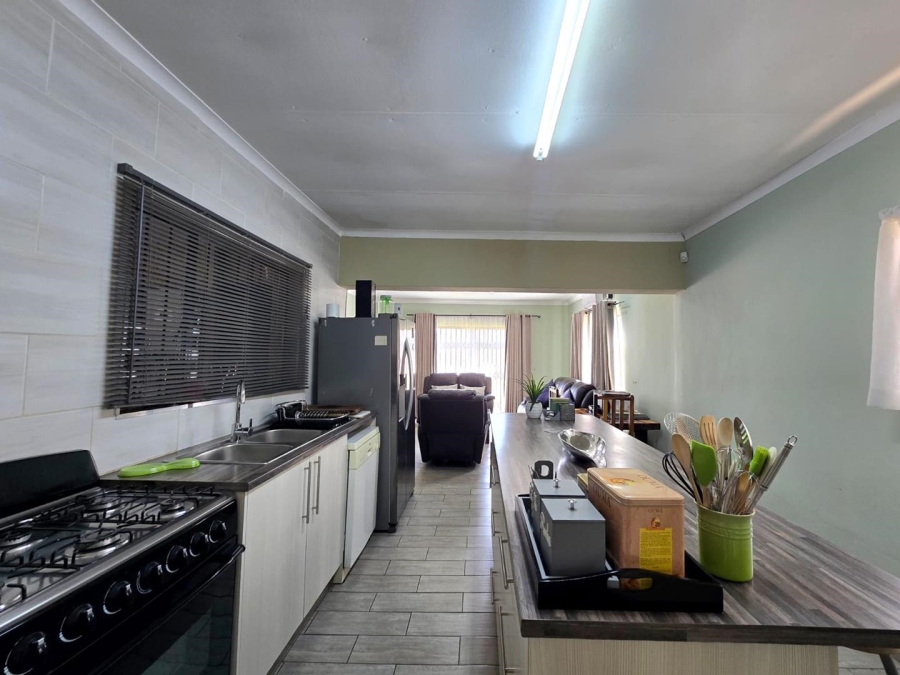 7 Bedroom Property for Sale in Homestead Apple Orchards Gauteng