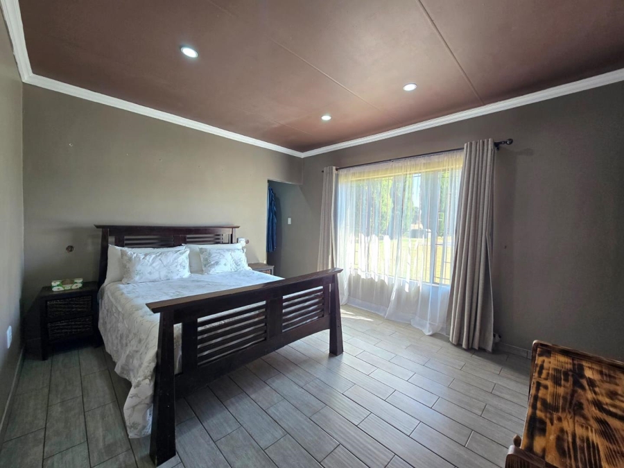 7 Bedroom Property for Sale in Homestead Apple Orchards Gauteng