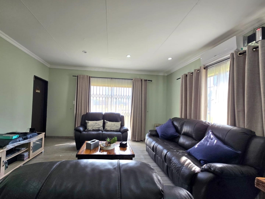 7 Bedroom Property for Sale in Homestead Apple Orchards Gauteng