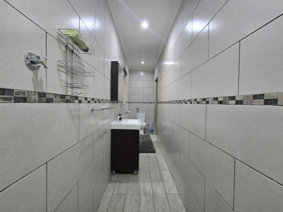 7 Bedroom Property for Sale in Homestead Apple Orchards Gauteng