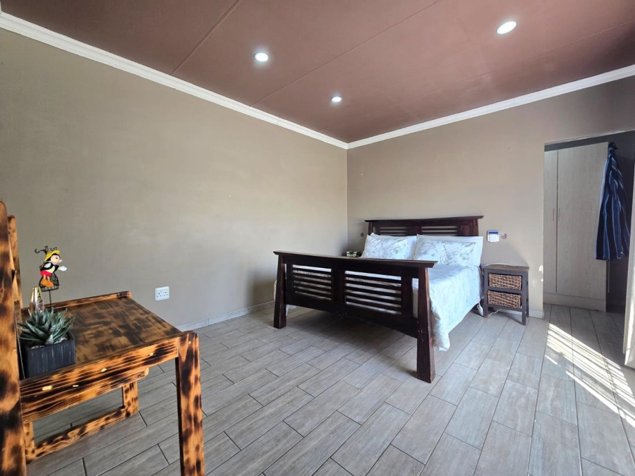 7 Bedroom Property for Sale in Homestead Apple Orchards Gauteng