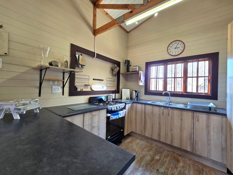 7 Bedroom Property for Sale in Homestead Apple Orchards Gauteng