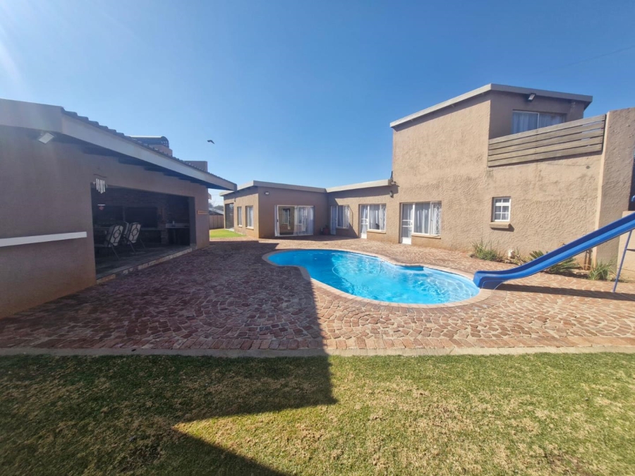 6 Bedroom Property for Sale in Henley on Klip Gauteng