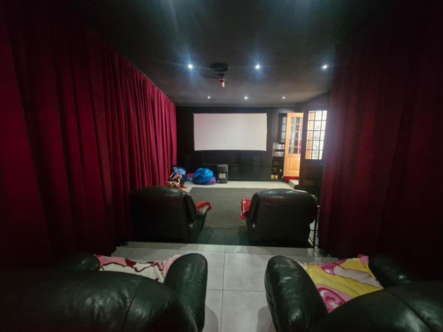 6 Bedroom Property for Sale in Henley on Klip Gauteng