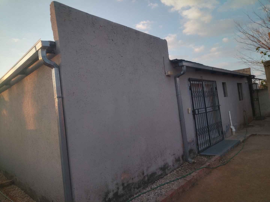 2 Bedroom Property for Sale in Winterveldt Gauteng