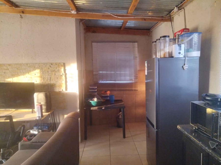 2 Bedroom Property for Sale in Winterveldt Gauteng