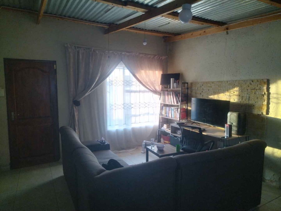 2 Bedroom Property for Sale in Winterveldt Gauteng