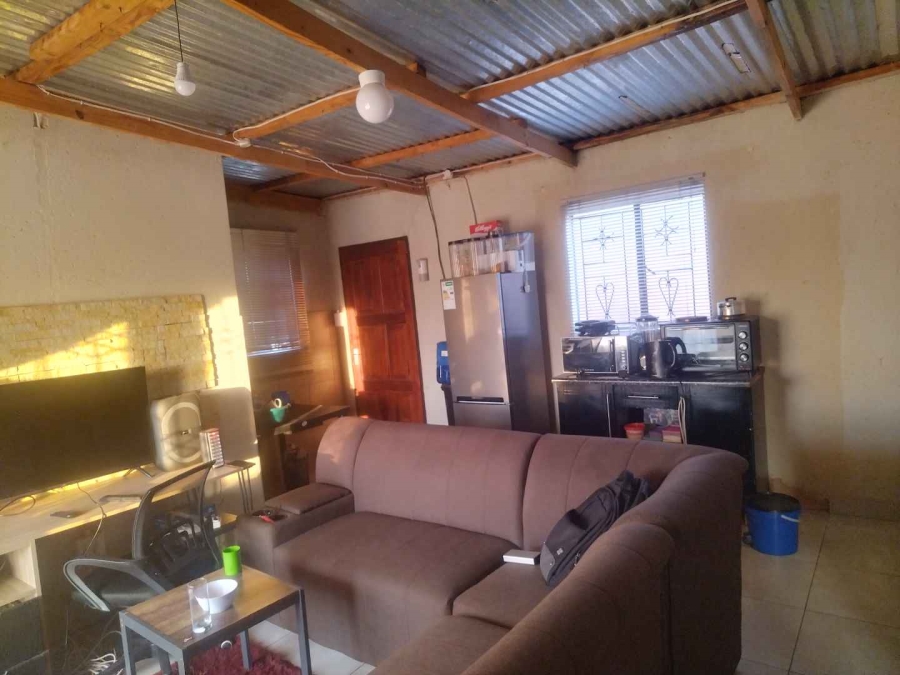 2 Bedroom Property for Sale in Winterveldt Gauteng