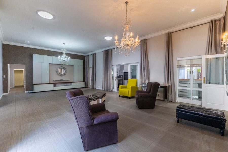 5 Bedroom Property for Sale in Silver Lakes Golf Estate Gauteng