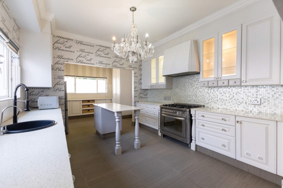 5 Bedroom Property for Sale in Silver Lakes Golf Estate Gauteng
