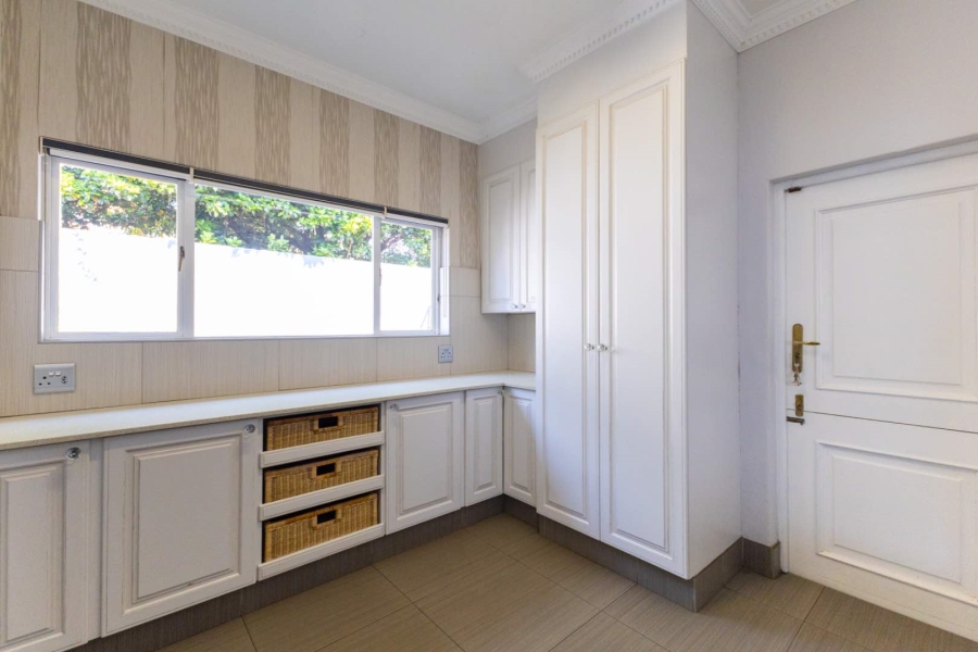 5 Bedroom Property for Sale in Silver Lakes Golf Estate Gauteng