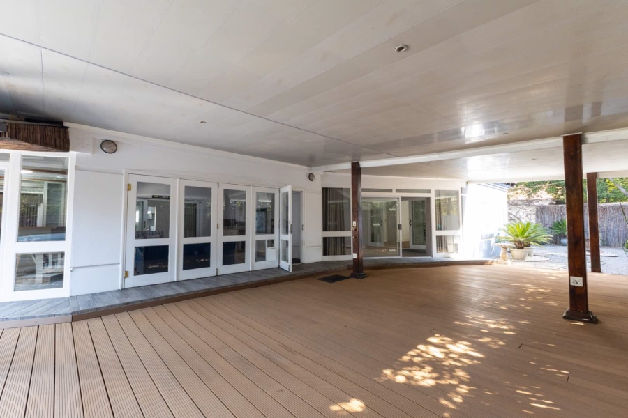 5 Bedroom Property for Sale in Silver Lakes Golf Estate Gauteng