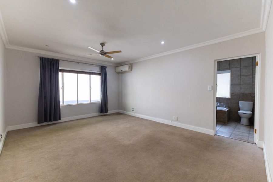 5 Bedroom Property for Sale in Silver Lakes Golf Estate Gauteng