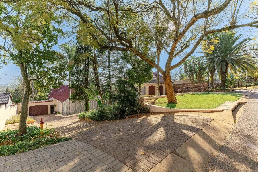 5 Bedroom Property for Sale in Waterkloof Ridge Gauteng