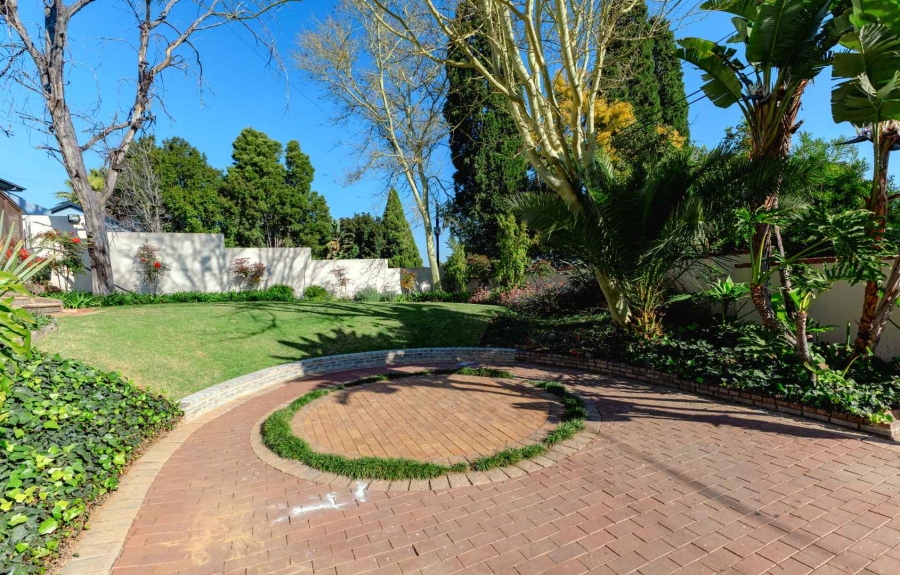 5 Bedroom Property for Sale in Waterkloof Ridge Gauteng