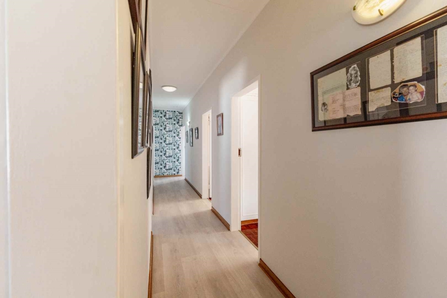 5 Bedroom Property for Sale in Waterkloof Ridge Gauteng