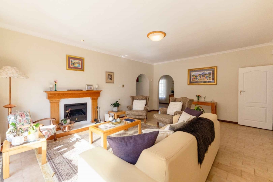 5 Bedroom Property for Sale in Waterkloof Ridge Gauteng