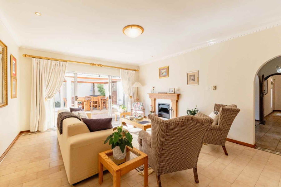 5 Bedroom Property for Sale in Waterkloof Ridge Gauteng
