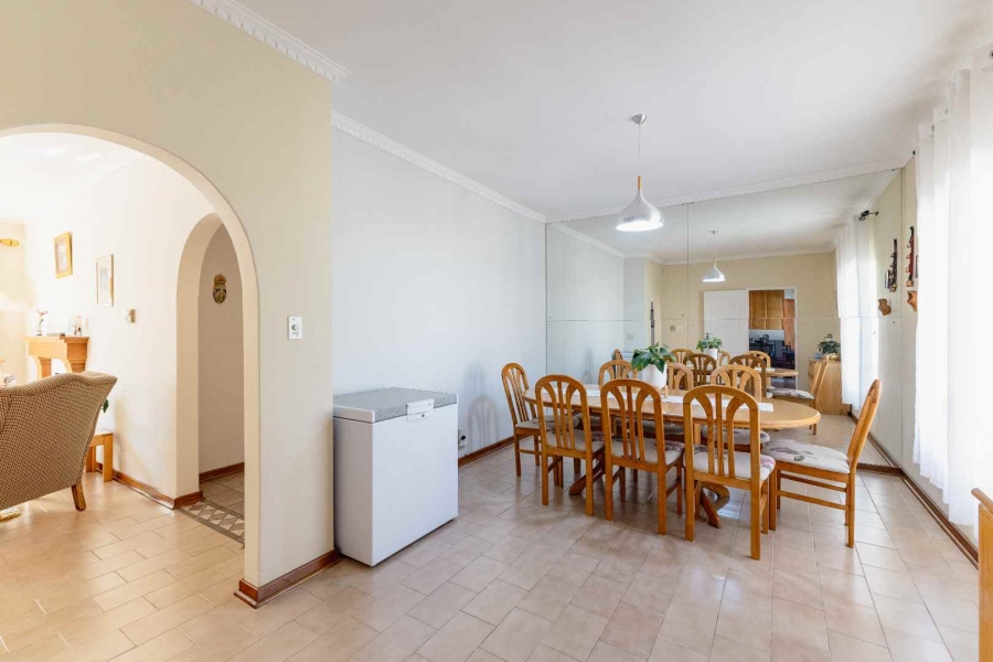 5 Bedroom Property for Sale in Waterkloof Ridge Gauteng