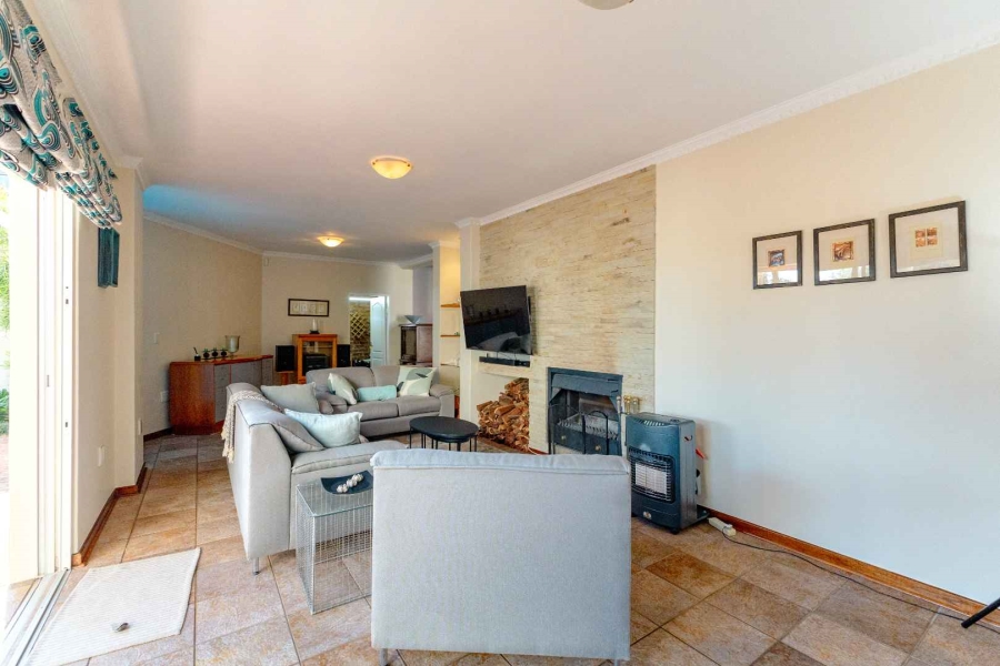 5 Bedroom Property for Sale in Waterkloof Ridge Gauteng