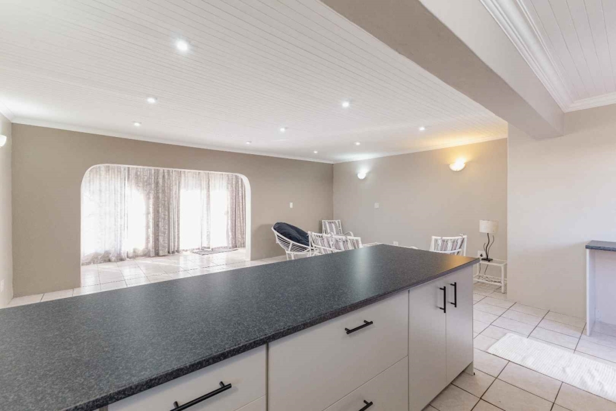 5 Bedroom Property for Sale in Waterkloof Ridge Gauteng