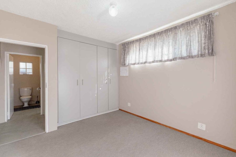 5 Bedroom Property for Sale in Waterkloof Ridge Gauteng