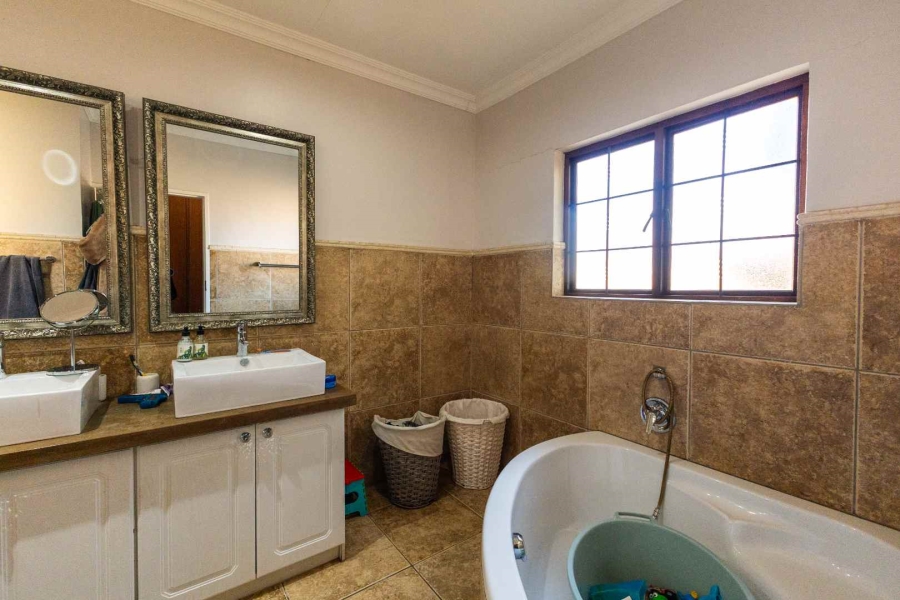 3 Bedroom Property for Sale in The Wilds Gauteng