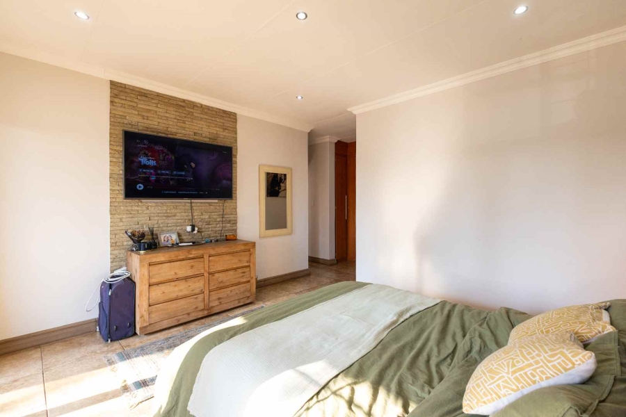 3 Bedroom Property for Sale in The Wilds Gauteng
