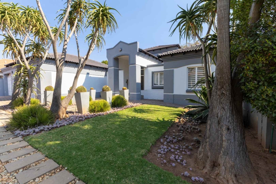 To Let 5 Bedroom Property for Rent in Silver Lakes Golf Estate Gauteng